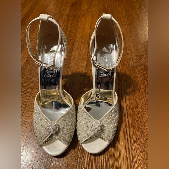 NIB Vintage-Inspired Bridal High Heels Size 8.5 - Picture 2 of 4